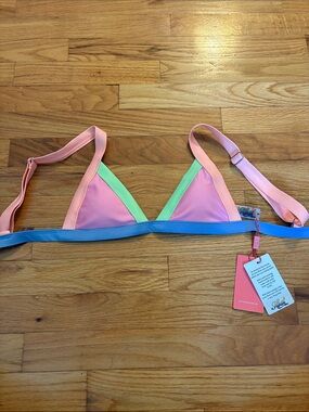 NWT Heat Bikini Top